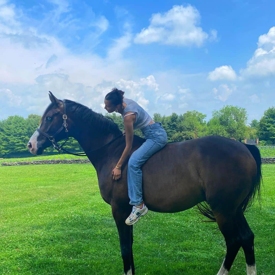 ベラ・ハディッドさんのインスタグラム写真 - (ベラ・ハディッドInstagram)「My baby   He’s grown up so much since this point. I’m very proud」12月1日 14時27分 - bellahadid