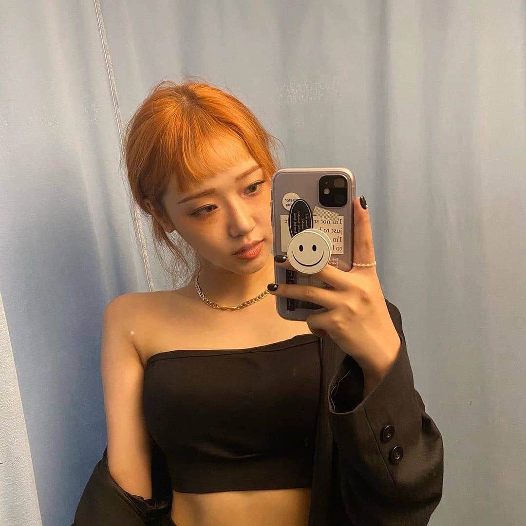 チェ・ユジョンのインスタグラム：「🧡🧡🧡 #위키미키 #WEKIMEKI #CHOIYOOJUNG #최유정 #YOOJUNG #유정」