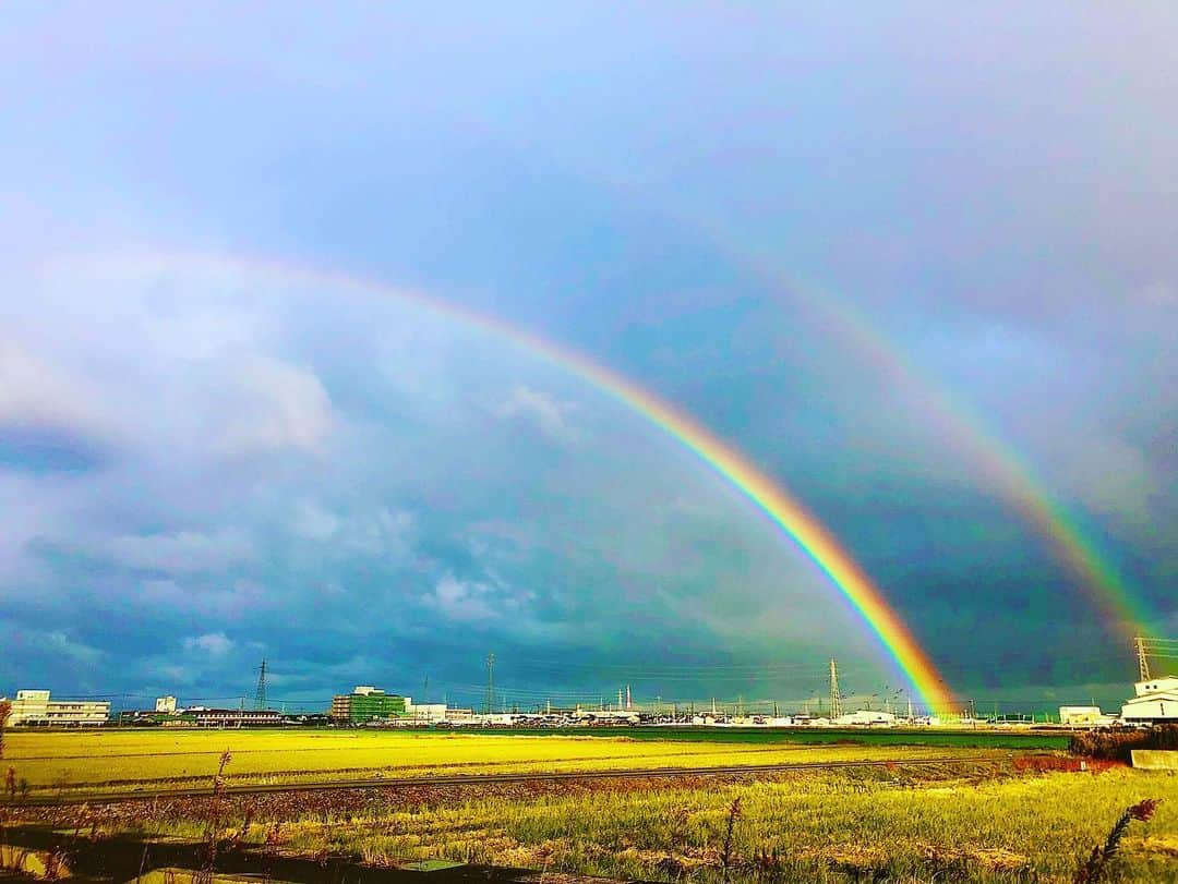 林藍菜さんのインスタグラム写真 - (林藍菜Instagram)「いいことありますように。 I hope there is something good♡  #虹 #niji #rainbow #NijiU #二重虹 #富山 #カメラマンさんと繋がりたい」12月1日 15時01分 - hayashi_aina