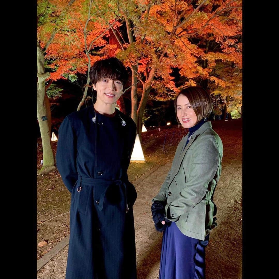 山崎育三郎さんのインスタグラム写真 - (山崎育三郎Instagram)「. CDTVライブ！ライブ！3時間SP  ありがとうございました！  あんなに綺麗な紅葉の前で、神秘的な空間の中「君に伝えたいこと」を歌わせて頂きました。  寒そうだったねーとみんなに心配されたけど、カイロを身体中に貼っていたので、暑いくらいでした(笑)  またロケで歌いたいなー。  #CDTVライブライブ #君に伝えたいこと」12月1日 15時11分 - ikusaburo_yamazaki