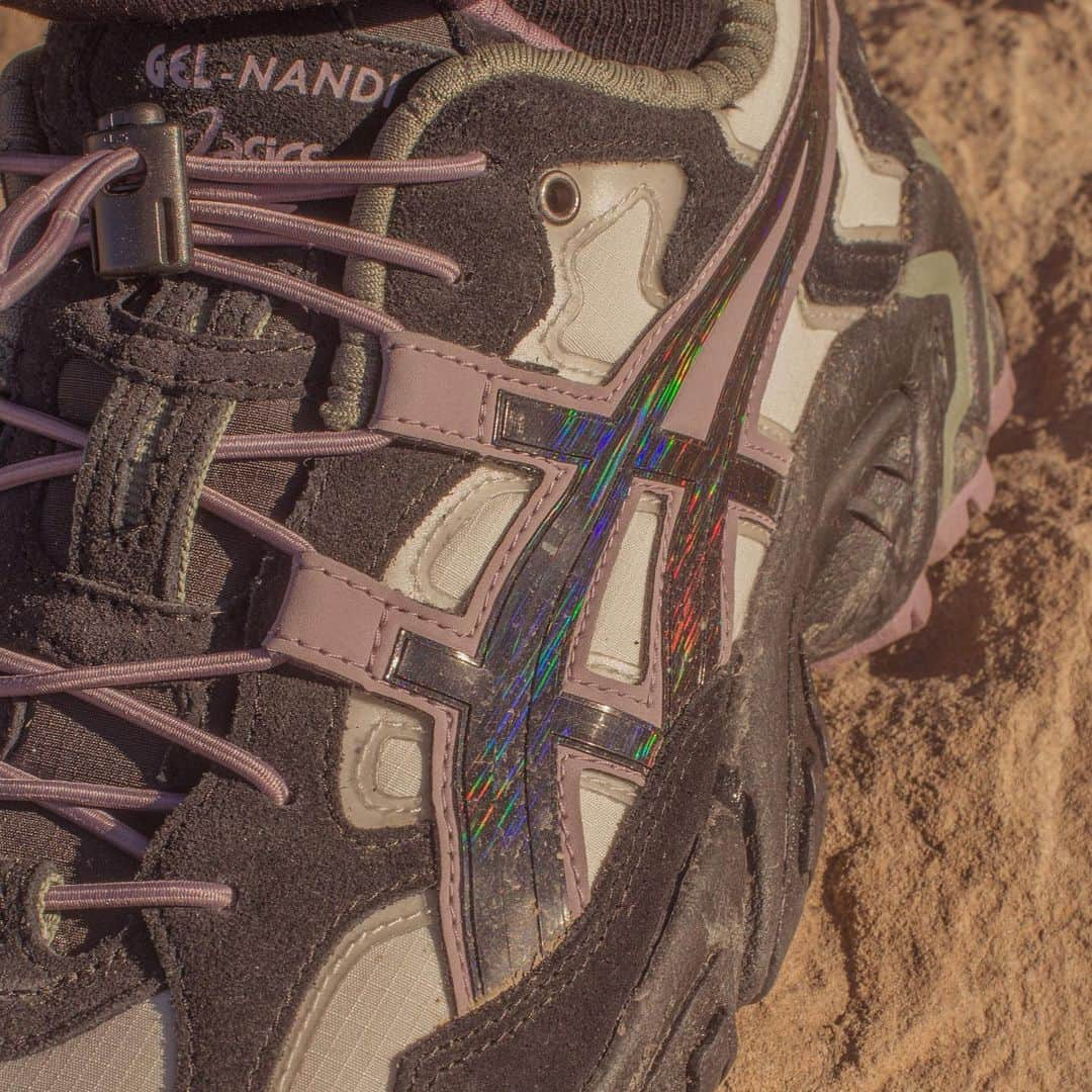 HYPEBEASTさんのインスタグラム写真 - (HYPEBEASTInstagram)「@hypebeastkicks: @pleasures and @asics have unveiled a new GEL-NANDI OG collaboration. Taking inspiration from exploring the great outdoors, the sneaker comes dressed in an earthy ripstop nylon mixed with suede, while the use of iridescent materials on the ASICS mid-panel logo represents self-reflection in nature. Rounding out the look is PLEASURES branding printed onto the toe box. It’s set to drop on the PLEASURES website and at select ASICS retailers on December 4 for $120 USD.⁠⠀ Photo: ASICS」12月1日 15時05分 - hypebeast