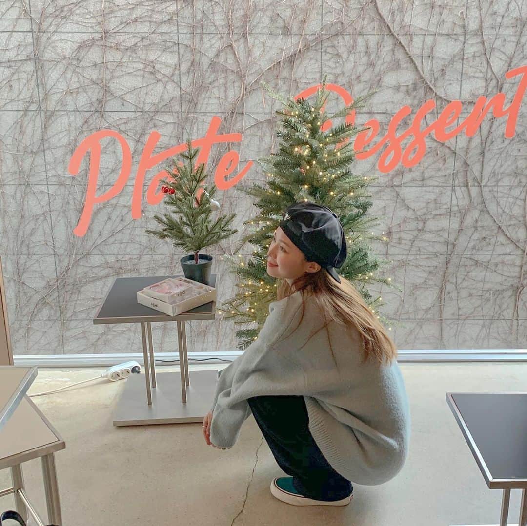 キム・ダヘのインスタグラム：「미리 크리스마스다 🎄🎅🏼」