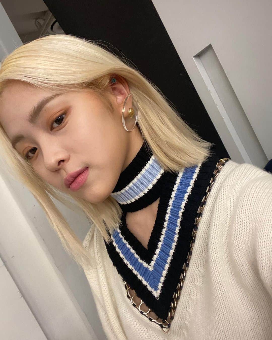 ITZYさんのインスタグラム写真 - (ITZYInstagram)「ELLE X ITZY」12月1日 15時17分 - itzy.all.in.us