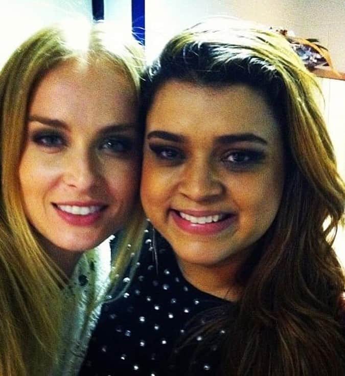 Preta Gilさんのインスタグラム写真 - (Preta GilInstagram)「Essa primeira foto tem mais de 20 anos foi quando produzi um vídeo clipe dela @angelicaksy foi paixão a primeira gargalhada, de lá pra cá tive a sorte de poder amadurecer uma amizade muito linda!! Eu te amo e morro de orgulho da mulher fodaaaa que você é !!! Te desejo cada dia mais realizações, amor e paz !!!! Feliz aniversário minha Geli amada !!! Axé!!!」12月1日 15時35分 - pretagil