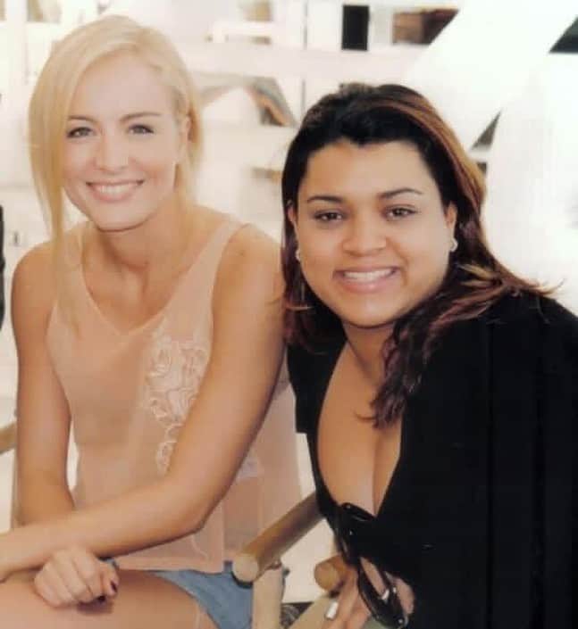 Preta Gilさんのインスタグラム写真 - (Preta GilInstagram)「Essa primeira foto tem mais de 20 anos foi quando produzi um vídeo clipe dela @angelicaksy foi paixão a primeira gargalhada, de lá pra cá tive a sorte de poder amadurecer uma amizade muito linda!! Eu te amo e morro de orgulho da mulher fodaaaa que você é !!! Te desejo cada dia mais realizações, amor e paz !!!! Feliz aniversário minha Geli amada !!! Axé!!!」12月1日 15時35分 - pretagil
