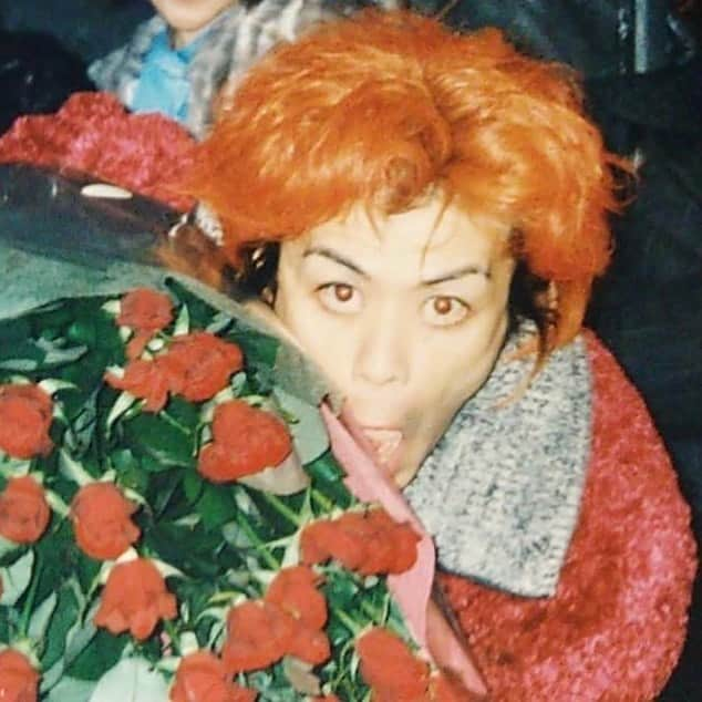 宙也さんのインスタグラム写真 - (宙也Instagram)「発掘。1996年。34歳の誕生日。人生初でおそらく最後のオレンジ髪。 #manicpanic」12月1日 15時43分 - chuya_aquarius