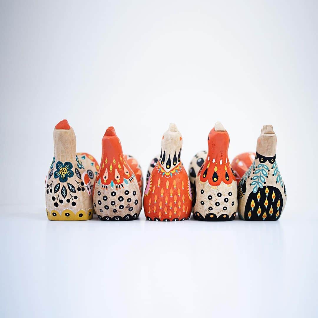Dinara Mirtalipovaのインスタグラム：「Keep an eye on this merry flock, they are going to be listed soon on my web shop!  #mirdinarakokeshiandmatryoshka」