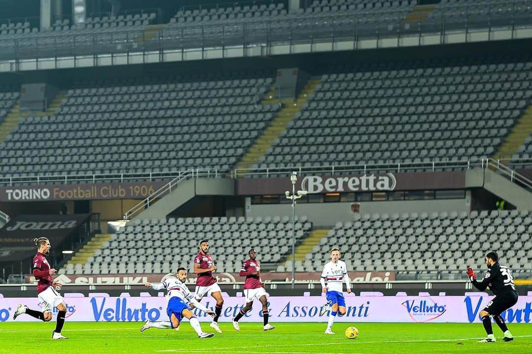 UCサンプドリアさんのインスタグラム写真 - (UCサンプドリアInstagram)「⏪ Rewind.  🥰 Capitan #Quagliarella. 🥰  #TorinoSamp.  #FORZADORIA 🔵⚪️🔴⚫️⚪️🔵」12月1日 15時57分 - sampdoria