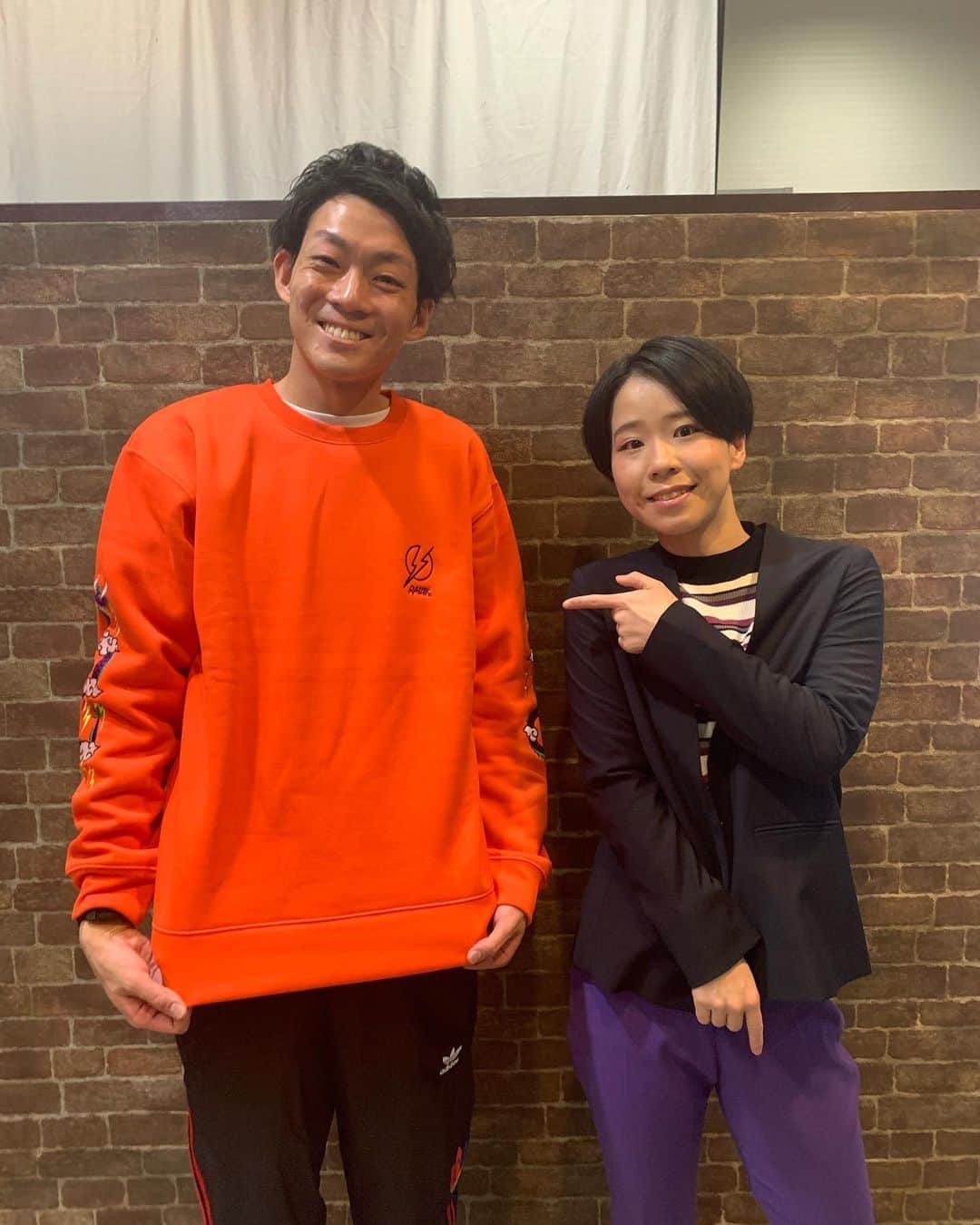 皆川勇気のインスタグラム：「天才ピアニストの竹内が、誕生日プレゼントでめちゃくちゃ可愛い服をくれました😍😍  さすが週末ほし⭐︎ガールやで！！！」