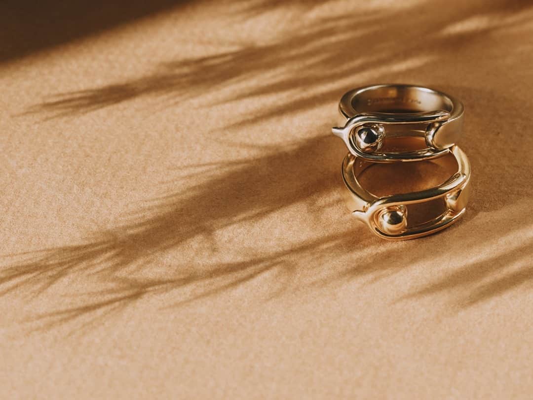 グーセンス パリのインスタグラム：「BOUCLE rings. . . 📷 by @alix.marnat」