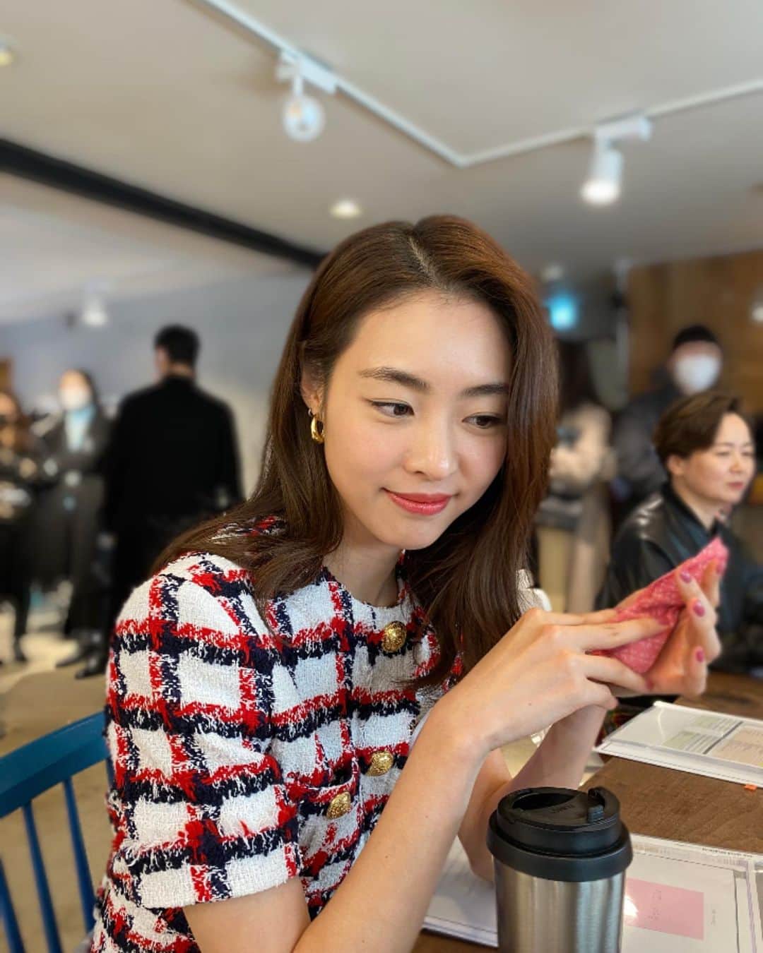 イ・ヨニのインスタグラム：「#새해전야 홍보중」