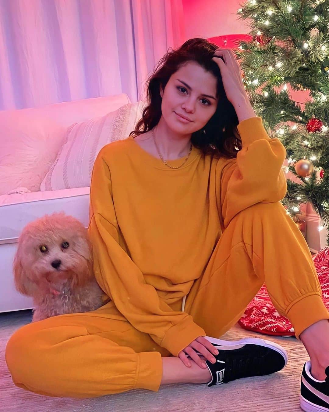 Always With Selenaのインスタグラム：「CHRISTMAS IS HERE!!」