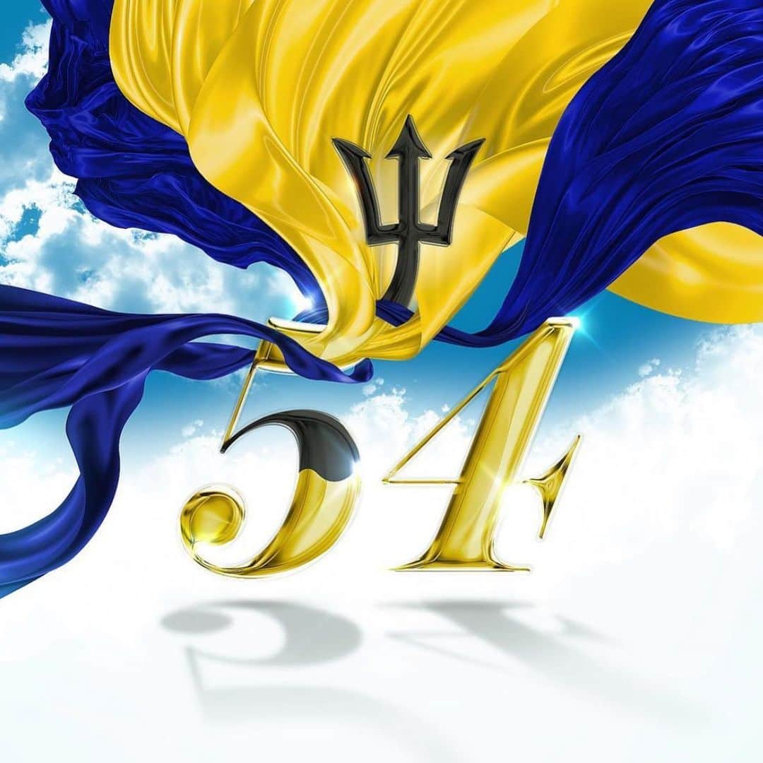 リアーナのインスタグラム：「woke up feeling like a Sunday in Barbados! If you know, then you know that’s the best feeling in the world! wish I was home to celebrate our 54th year of independence yesterday! Love you Barbados 🇧🇧 best place in the world to be rn and I can’t WAIT for my next Sunday morning at home!」