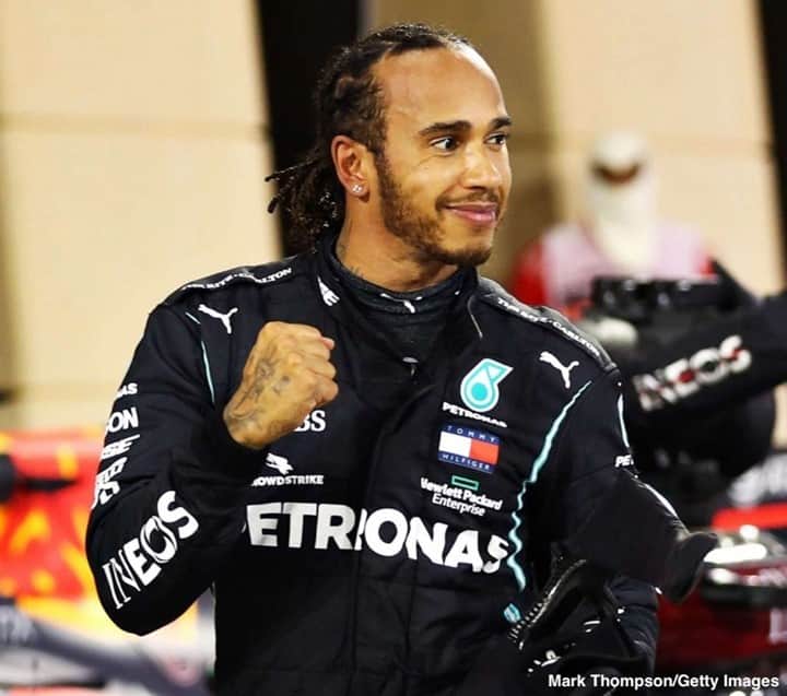 ABC Newsさんのインスタグラム写真 - (ABC NewsInstagram)「NEW: Formula One champion Lewis Hamilton said he will miss the Sakhir Grand Prix in Bahrain this weekend after testing positive for COVID-19.⁠ ⁠ After having three negative test results this past week, the 35-year-old British racing driver says he woke up Monday morning with "mild symptoms" and requested another test which came back positive. He says he has immediately gone into self-isolation for 10 days.⁠ ⁠ Read more at LINK IN BIO. #formulaone #racing #lewishamilton #covid19 #coronavirus #sakhirgrandprix」12月2日 2時13分 - abcnews