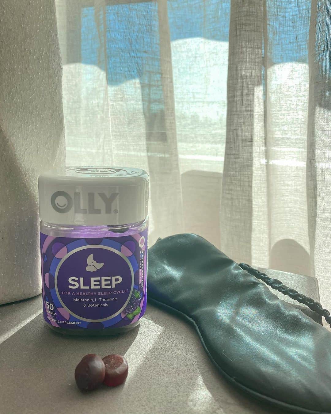 JEN ATKINさんのインスタグラム写真 - (JEN ATKINInstagram)「see also: why i’ve been going to bed at 10pm. @ollynutrition 😴 #OllyAmbassador」12月2日 2時19分 - jenatkinhair