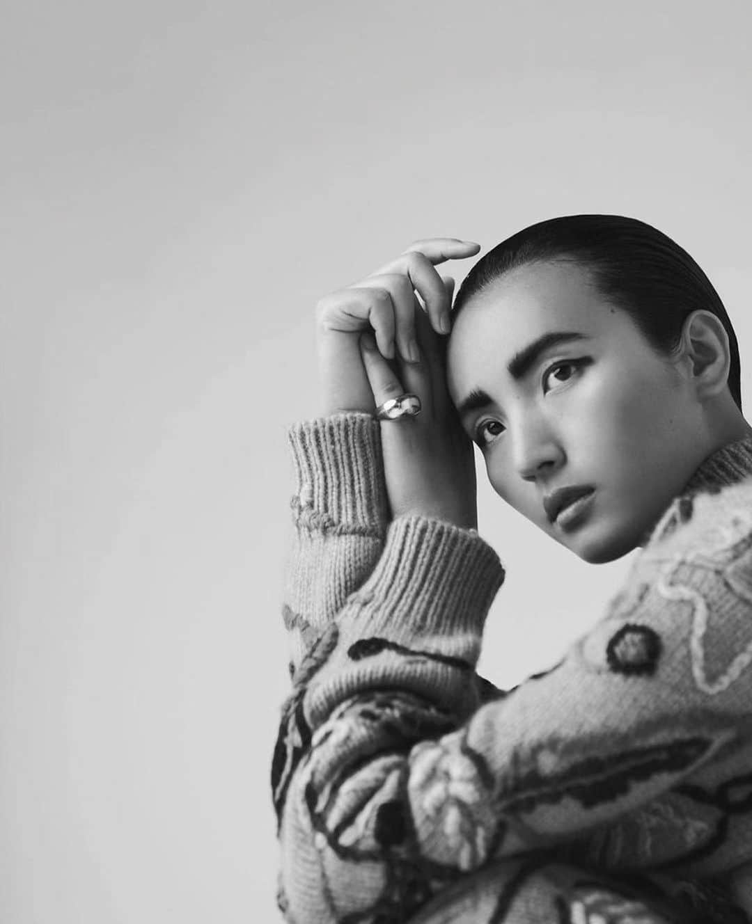 のインスタグラム：「Shooting for @thelaterals  📷 by @raulromo  👗 by @elidad  💈 by  @tiago_goya  💄 by @jadynngo」