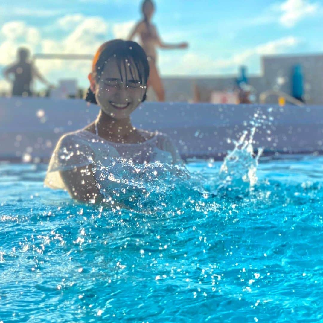 奈良怜那さんのインスタグラム写真 - (奈良怜那Instagram)「ぱしゃぱしゃ🌊  #スパリゾートハワイアンズ#福島#水着#プール#プールヘア#pool#bikini#followｍe#idol#수영장#날씨좋다#여름#추억#촬영」12月2日 2時32分 - narareina_111