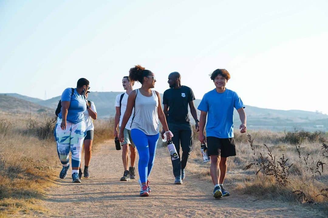 ホカオネオネのインスタグラム：「We are proud to partner with @OutdoorOutreach, an organization connecting youth to the transformative power of the outdoors. Outdoor Outreach’s programs empower young people to overcome challenges, build positive relationships, and find the confidence to make a difference in their lives and communities.   We are donating $20,000 to Outdoor Outreach and establishing a mentorship program for their Leadership Program participants interested in a career in the outdoor industry.   Check out our Stories to learn more about, donate to, and get involved with Outdoor Outreach. We fly higher when we fly together – and when everyone has the access needed to take flight.   It’s Time to Fly. #TimeToFly   📸 @EhLer_Tha」