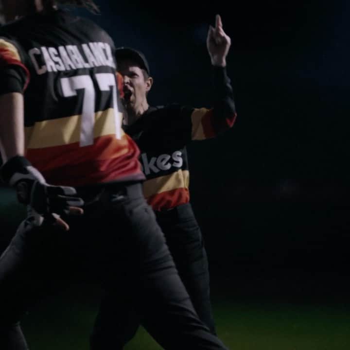 Beckのインスタグラム：「Waving you on to watch @thestrokes new video for ‘The Adults Are Talking.’ Link in bio. Directed by Roman Coppola.」