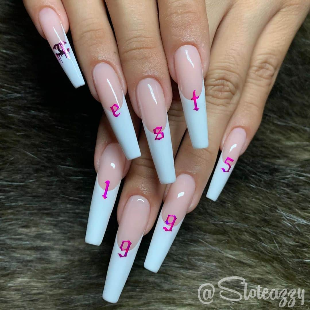 Yasmeenさんのインスタグラム写真 - (YasmeenInstagram)「A little late posting these 😅 Birthday nails💖 Chanel drip decals from @riyasnails . Glossy topcoat from @gotti_nail , use code Sloteazzy for 💸 off! #nailsbysloteazzy」12月2日 3時10分 - sloteazzy