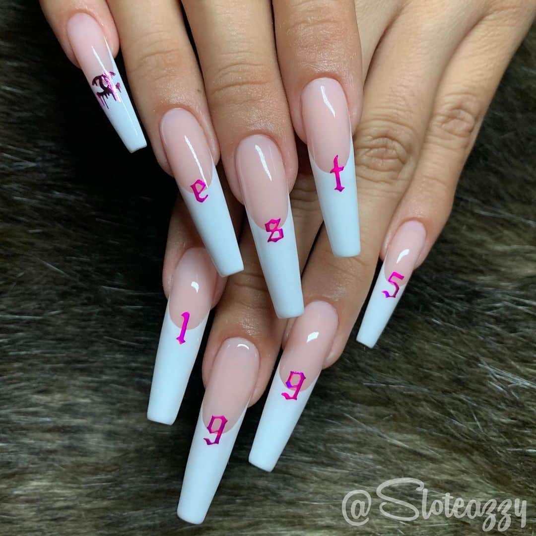 Yasmeenのインスタグラム：「A little late posting these 😅 Birthday nails💖 Chanel drip decals from @riyasnails . Glossy topcoat from @gotti_nail , use code Sloteazzy for 💸 off! #nailsbysloteazzy」