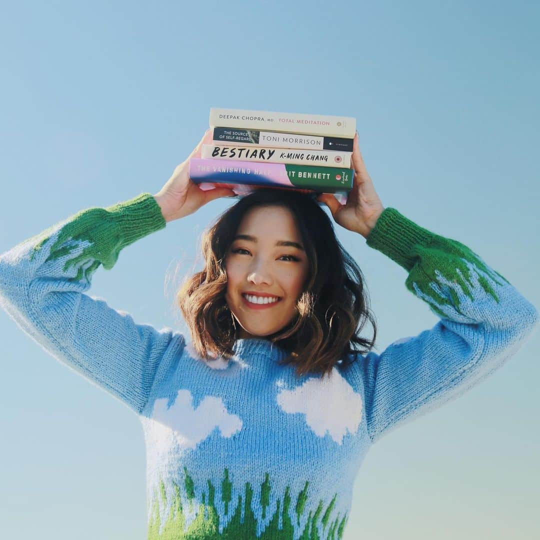 Jenn Imさんのインスタグラム写真 - (Jenn ImInstagram)「Tis the season of giving! This year I’m making sure all my friends + fam are on the same page as me. Books are an incredible escape and they’re my favorite gift to give. 📚 I’m stoked to partner with @PenguinRandomHouse who publishes all the most popular books to gift this holiday season, including some of my personal favorites: The Vanishing Half by Brit Bennett, Total Meditation by Deepak Chopra, The Source of Self-Regard by Toni Morrison, and Bestiary by K-Ming Chang —and more. They’ve got something for readers of all ages! If you purchase a book now until 12/15 on PRH.com, Penguin Random House will donate a book to @weneeddiversebooks. Shop the full collection here: http://bit.ly/BGMjenn #BooksGiveMore #ad」12月2日 3時25分 - imjennim