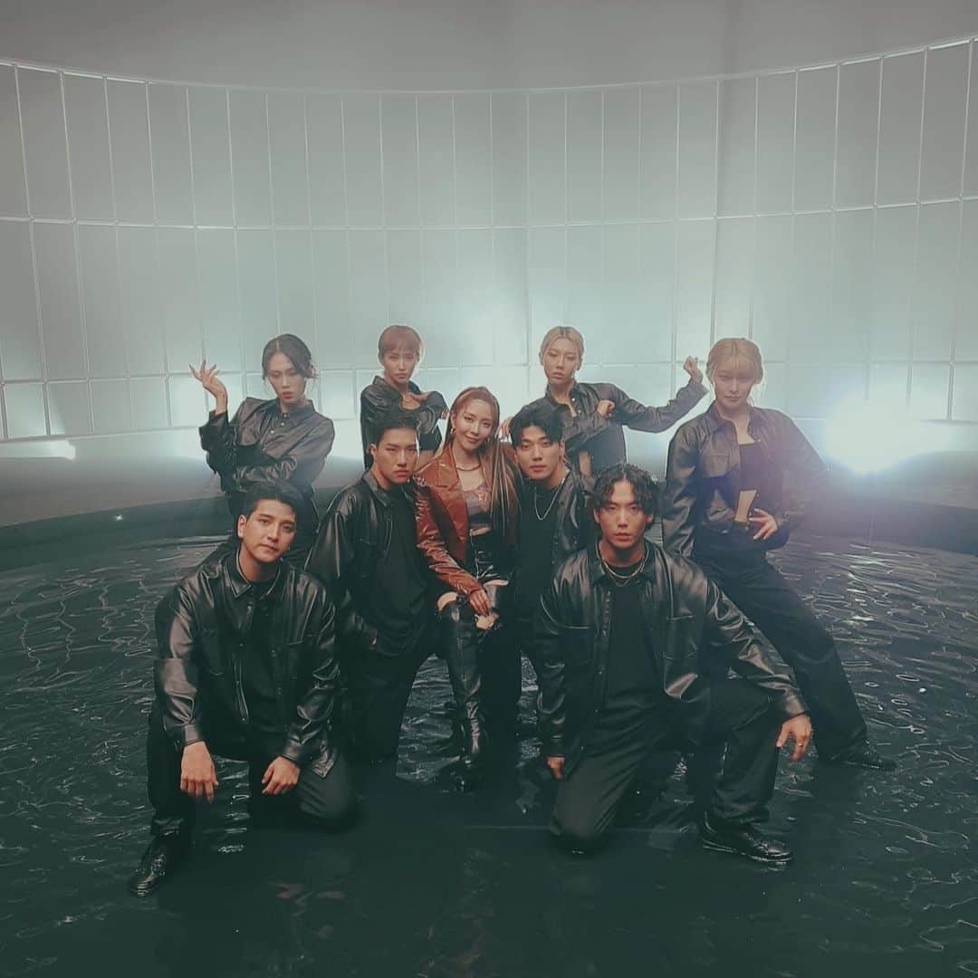 BoAのインスタグラム：「BETTER!! 너희랑 춤춰서 춤이 느는거같아🙈 고생했고 고마워😘 #better」