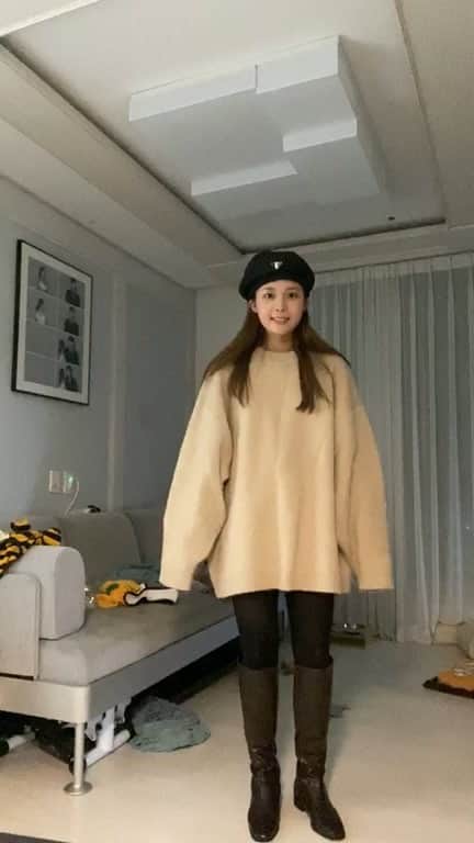 キム・ダヘのインスタグラム：「연보라컬러는 친구가 오늘 보고 바로 사갔어여...(?) 뀨.. 3일에 오픈!!!!!!」
