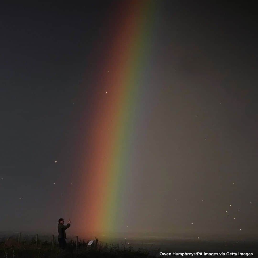 ABC Newsさんのインスタグラム写真 - (ABC NewsInstagram)「NATURAL BEAUTY: Rainbow fills the sky off the coast of Tynemouth, England. #rainbow」12月1日 18時59分 - abcnews