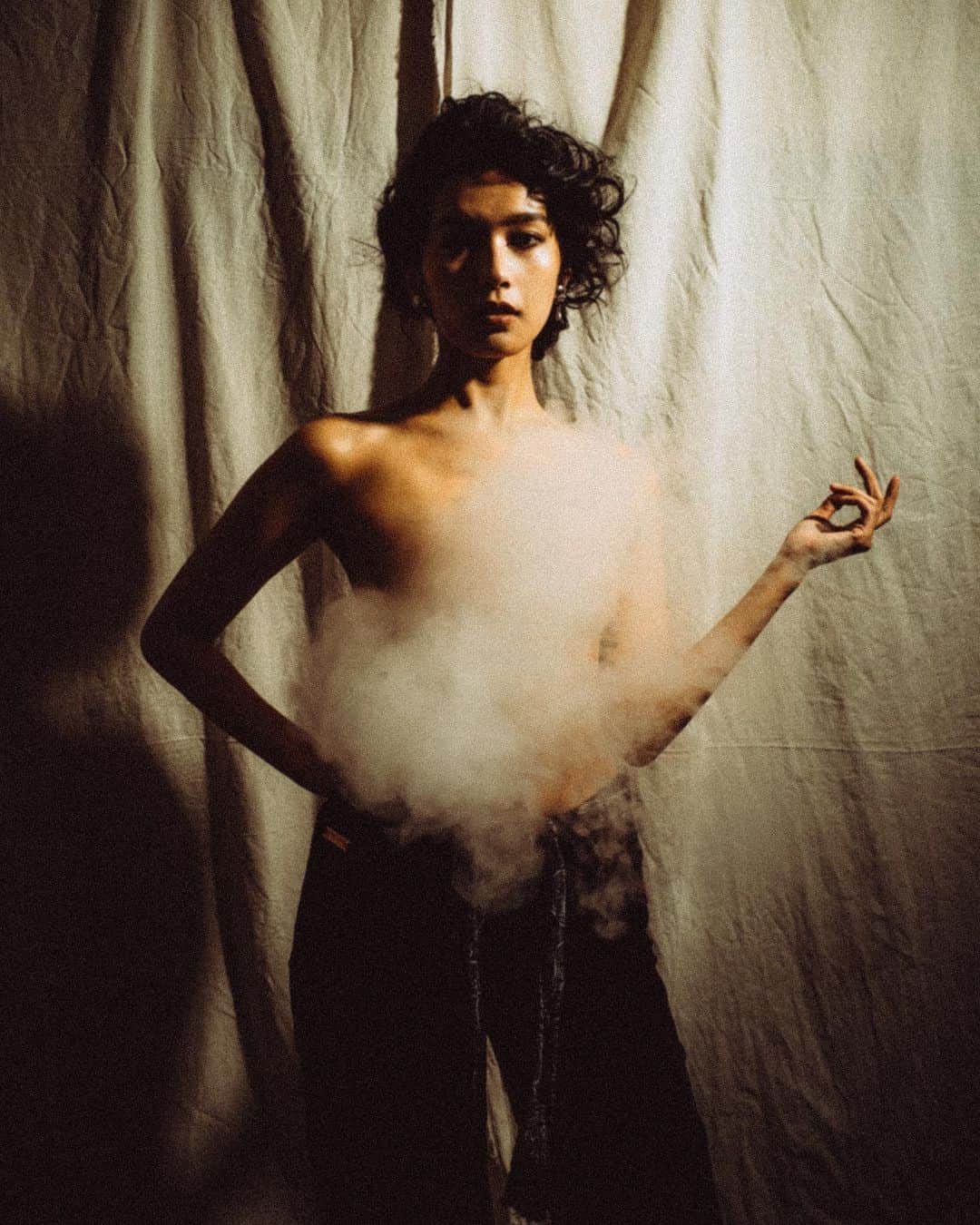 小島ジェシーさんのインスタグラム写真 - (小島ジェシーInstagram)「Model: @cherry.jerrera Hair/Make up: @ma3mumemo  #ShotByJesse #jessekojima #leica #leicacommunity #JUSTNOISECreativeStudio」12月1日 19時00分 - jessekojima