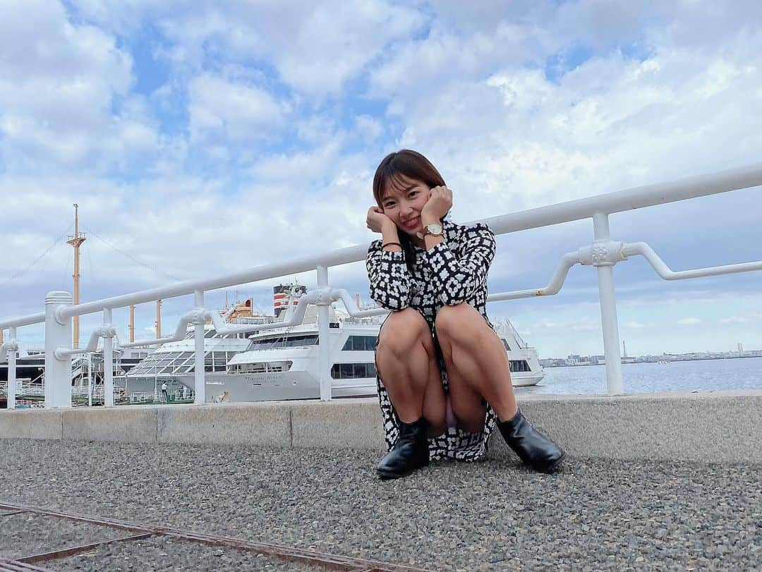 藍沢梨夏さんのインスタグラム写真 - (藍沢梨夏Instagram)「明日は有給でも取って 一緒にどこか行っちゃう？！  #山下公園 #みなとみらい #氷川丸 #yokohama #横浜 #神奈川 #グラビア #インスタグラビア #チラリズム #gravure #tokyogirls #japanesegirls #japanesegirl #asiangirls #チラリズム探究家 #藍沢梨夏   ♔∴∵∴♔∴∵∴♔∴∵∴♔∴∵∴♔∴∵∴♔∴∵∴♔  梨夏ファンクラブをはじめました🍐  入会はプロフィールリンクから😘💋  @rika.aisawa   梨夏の応援、よろしくお願いします♡  ♔∴∵∴♔∴∵∴♔∴∵∴♔∴∵∴♔∴∵∴♔∴∵∴♔」12月1日 19時01分 - rika.aisawa