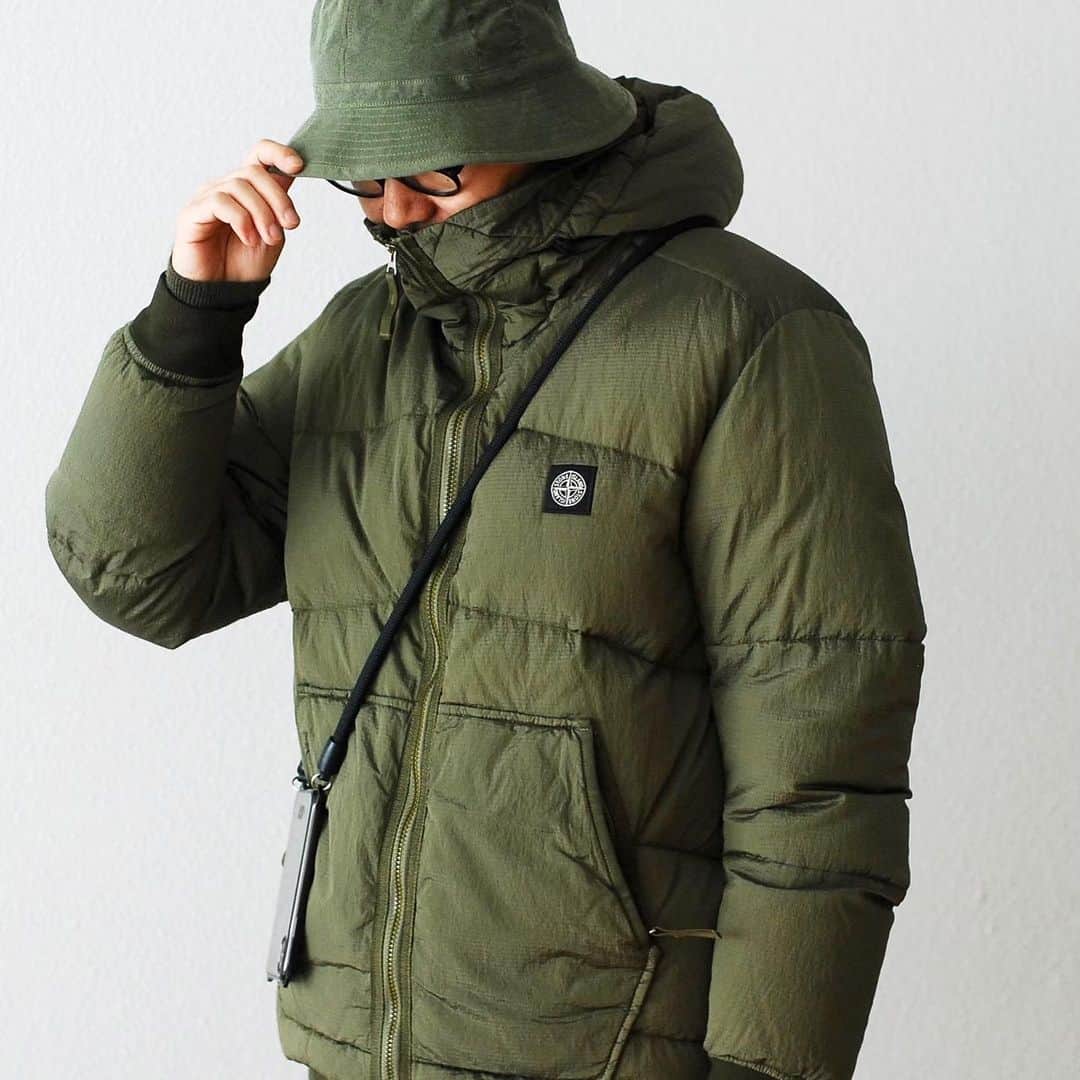 のインスタグラム：「［#10倍ポイント開催中！］ STONE ISLAND / ストーンアイランド  “NYLON METAL WATRO RIPSTOP-TC” ￥140,800- _ 〈online store / @digital_mountain〉 https://www.digital-mountain.net/shopbrand/000000010419/ _ 【オンラインストア#DigitalMountain へのご注文】 *24時間受付 *15時までのご注文で即日発送 *1万円以上ご購入で、送料無料 tel：084-973-8204 _ We can send your order overseas. Accepted payment method is by PayPal or credit card only. (AMEX is not accepted)  Ordering procedure details can be found here. >>http://www.digital-mountain.net/html/page56.html  _ #STONEISLAND  #ストーンアイランド _ 本店：#WonderMountain  blog>> http://wm.digital-mountain.info _ 〒720-0044  広島県福山市笠岡町4-18  JR 「#福山駅」より徒歩10分 #ワンダーマウンテン #japan #hiroshima #福山 #福山市 #尾道 #倉敷 #鞆の浦 近く _ 系列店：@hacbywondermountain _」