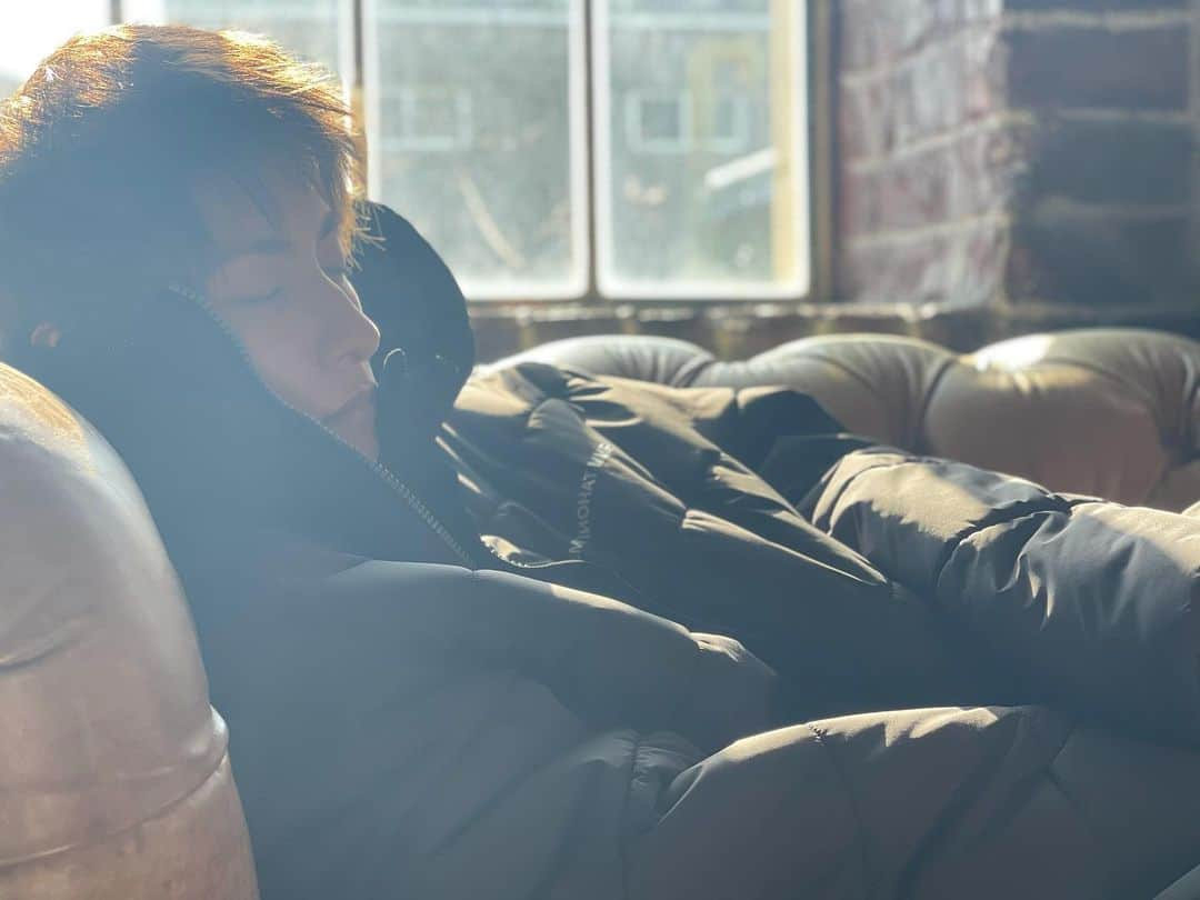 與真司郎さんのインスタグラム写真 - (與真司郎Instagram)「Candid shot💤  📸 by @shinjiroatae_mg」12月1日 19時21分 - shinjiroatae1126