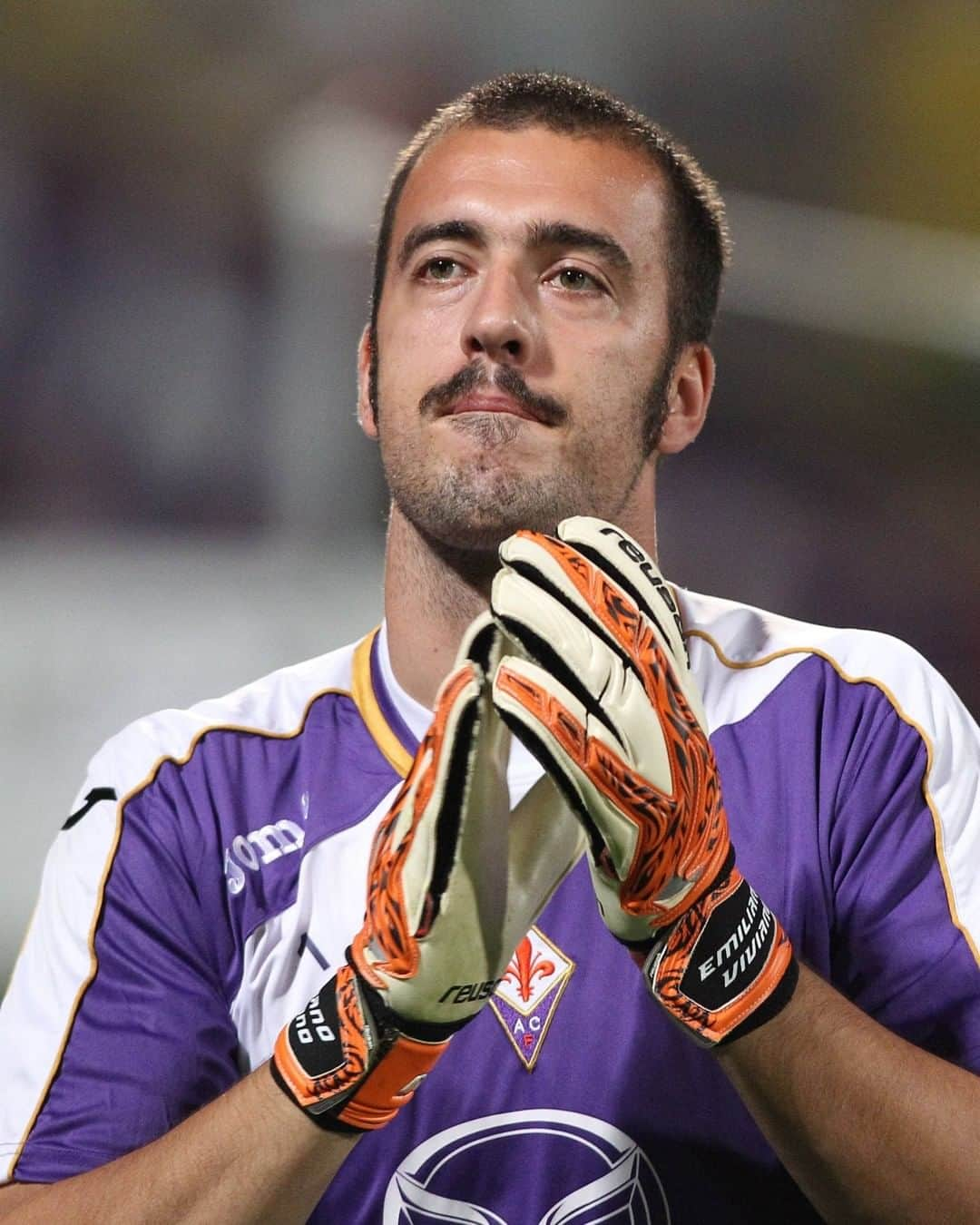 ACFフィオレンティーナさんのインスタグラム写真 - (ACFフィオレンティーナInstagram)「Buon compleanno, @officialviviano 🎂 Happy Birthday, Emiliano Viviano ⚜️  #ForzaViola 💜 #Fiorentina #ACFFiorentina #HBD #Viviano #EmilianoViviano」12月1日 19時32分 - acffiorentina