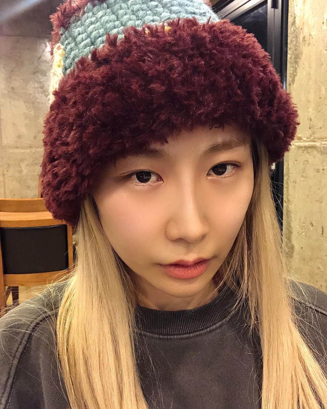 ジェアのインスタグラム：「셀.카 😤화난거 아님 ㅋ」