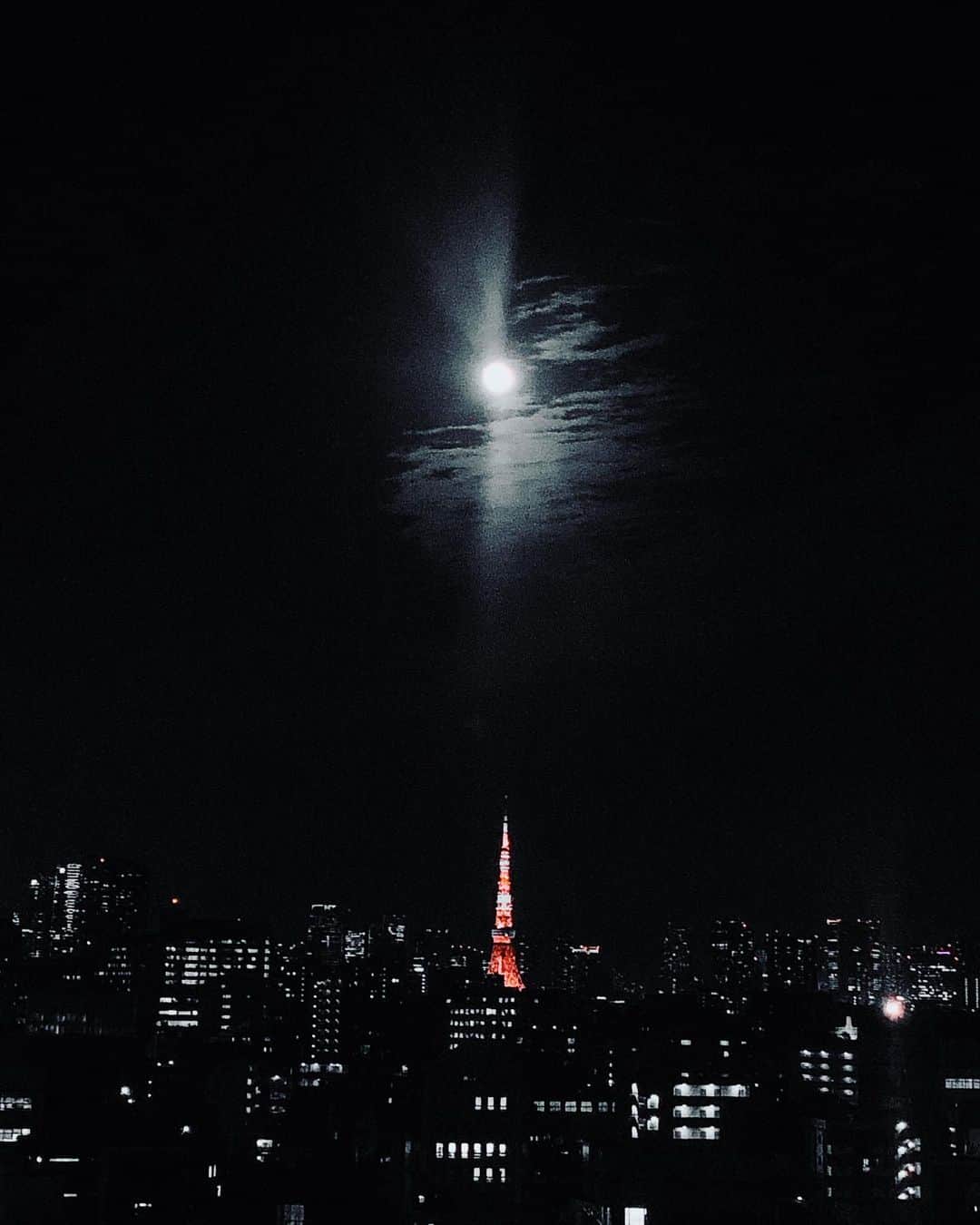尚玄さんのインスタグラム写真 - (尚玄Instagram)「Beaver moon. #東京 #満月」12月1日 19時42分 - shogenism