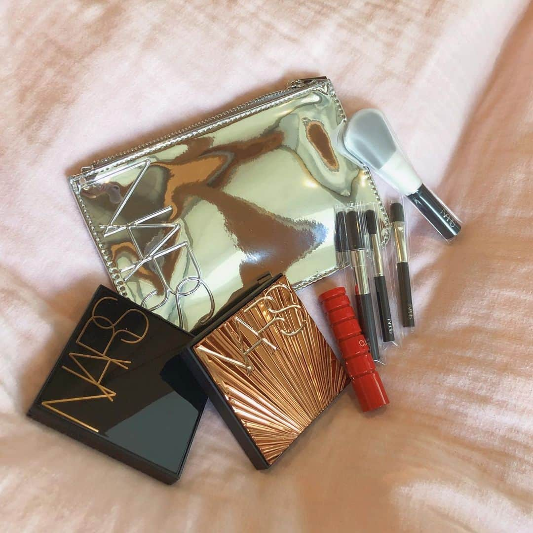 るうこさんのインスタグラム写真 - (るうこInstagram)「@narsissist  HOLIDAT 2020 COLLECTION  アイシャドウ　& マスカラ →オ　ソレイユ　フェースセット  チーク　& リップ →ソフトラスト　 ミニリップ&ブラッシュデュオ」12月1日 19時36分 - rororuko