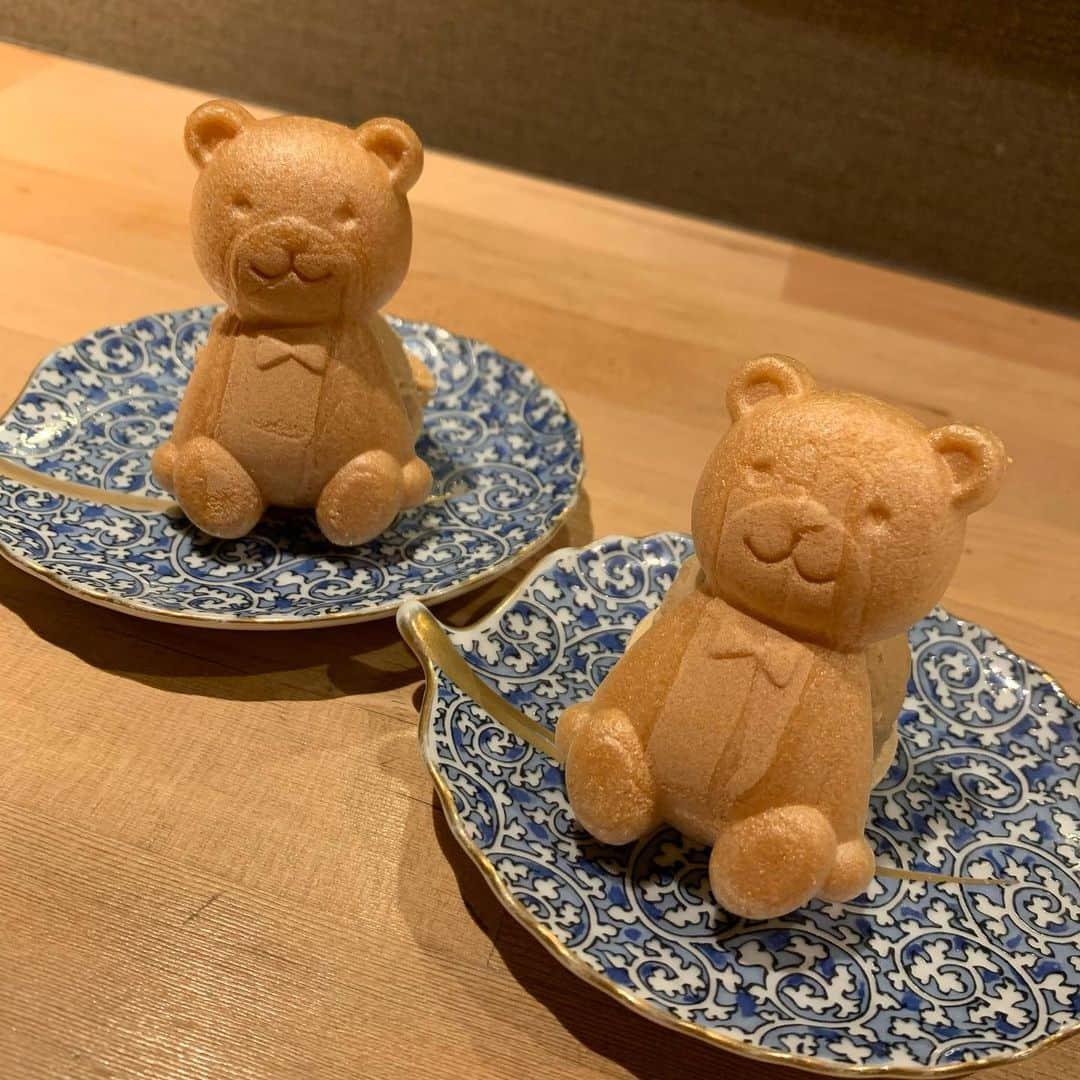 KANAKAさんのインスタグラム写真 - (KANAKAInstagram)「あいさちゃんと念願の熊の焼き鳥🧸♡  かわいかったしおいしかった🐻　 運ばれてくるたびにかわいーって叫んでた🥺✨  お店の方もみなさん優しかって楽しかった💭  会員なったから行きたい人行きましょ🐻💕笑  #熊の焼き鳥 #熊の焼き鳥祇園白川 #京都 #京都グルメ #焼き鳥 #マフラー #apc #1125」12月1日 19時43分 - canika_1111