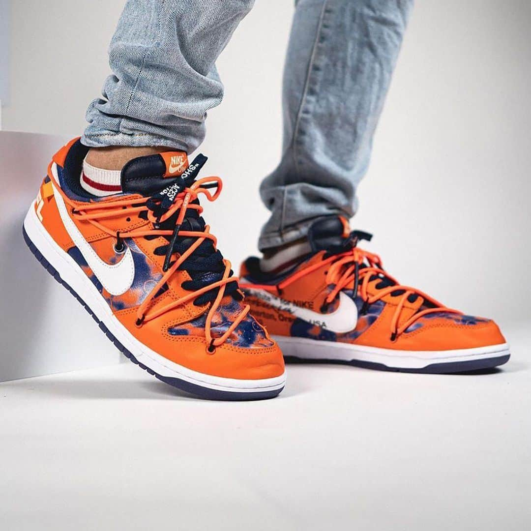 HYPEBEASTさんのインスタグラム写真 - (HYPEBEASTInstagram)「@hypebeastkicks: Take an on-feet look at the upcoming @off____white x @futuralaboratories @nike Dunk Low collab. Originally unveiled at the Off-White SS20 live stream, the orange and navy pair features @futuradosmil’s signature stencil artwork along with his signature, while the University Blue pair spotlights his artwork arrives on the inner panels in a faint yellow shade. Both come with a unique hiking boot-inspired lace anchor points with orange laces over the traditional sneaker lacing layout with navy laces. Stay tuned for a release date along with pricing. ⁠⠀ Photo: @repgod888」12月1日 19時46分 - hypebeast