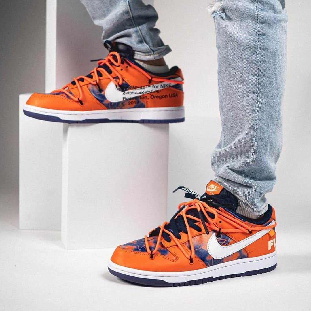 HYPEBEASTさんのインスタグラム写真 - (HYPEBEASTInstagram)「@hypebeastkicks: Take an on-feet look at the upcoming @off____white x @futuralaboratories @nike Dunk Low collab. Originally unveiled at the Off-White SS20 live stream, the orange and navy pair features @futuradosmil’s signature stencil artwork along with his signature, while the University Blue pair spotlights his artwork arrives on the inner panels in a faint yellow shade. Both come with a unique hiking boot-inspired lace anchor points with orange laces over the traditional sneaker lacing layout with navy laces. Stay tuned for a release date along with pricing. ⁠⠀ Photo: @repgod888」12月1日 19時46分 - hypebeast