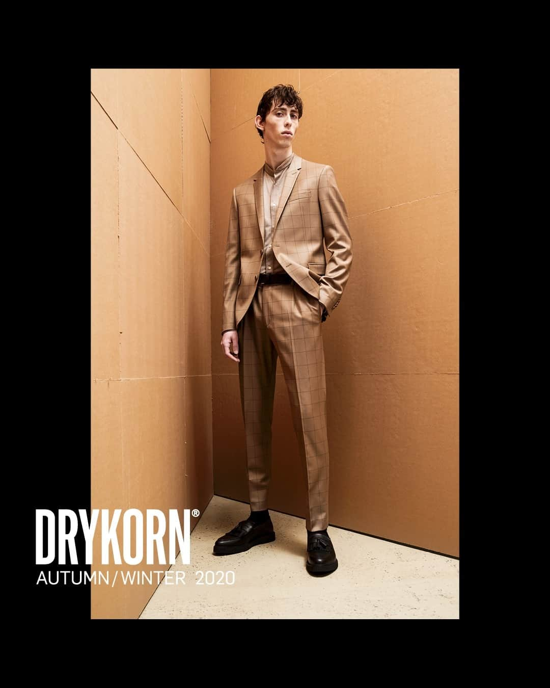 ドライコーンさんのインスタグラム写真 - (ドライコーンInstagram)「LOOKBOOK AUTUMN WINTER 2020⁠ ⁠ #drykorn #drykornforbeautifulpeople #autumnwinter2020 #lookbook #fashion_de #lookoftheweek #germanblog #ootdgermany #fashiongermany」12月1日 20時01分 - drykorn_forbeautifulpeople