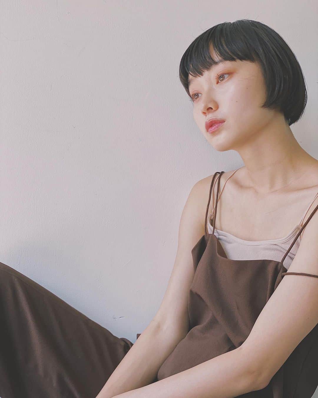 野口和弘のインスタグラム：「ワイドバングとぱっつんボブは相性良し。 . 平日  11:00〜20:00 土日祝  10:00〜19:00 月曜定休 TEL  03-6805-0644 http://cieca.jp . #cieca. #ciecanoguchi  #hair #hairstyle #fashion #ボブヘア #ボブスタイル #シースルーバング #ヘアスタイル #ヘアカタログ  #フォロー #表参道 #美容室」