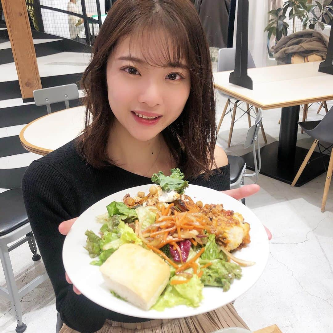 山田杏奈さんのインスタグラム写真 - (山田杏奈Instagram)「﻿ コンテスト後初の美里(@miss02todai2020 )と🥗❤️﻿ ﻿ これからもそれぞれ頑張っていこう〜🥺﻿ ﻿ 一緒に4ヶ月頑張ってきたメンバーとはこれからも仲良くしていきたいなと思ってます😊✨﻿ ﻿ #cityshop ﻿ #渋谷カフェ #サラダ  #🥗 #salad」12月1日 20時07分 - anna_yamada05