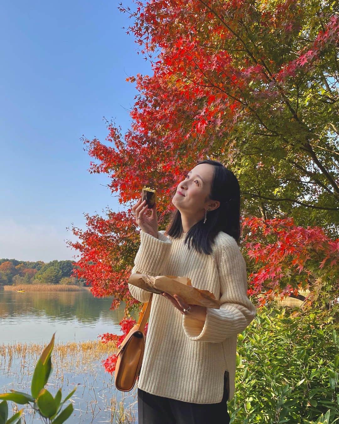 奥村佳恵のインスタグラム：「🍁❤️🍠 #autumnleaves  #🍠」