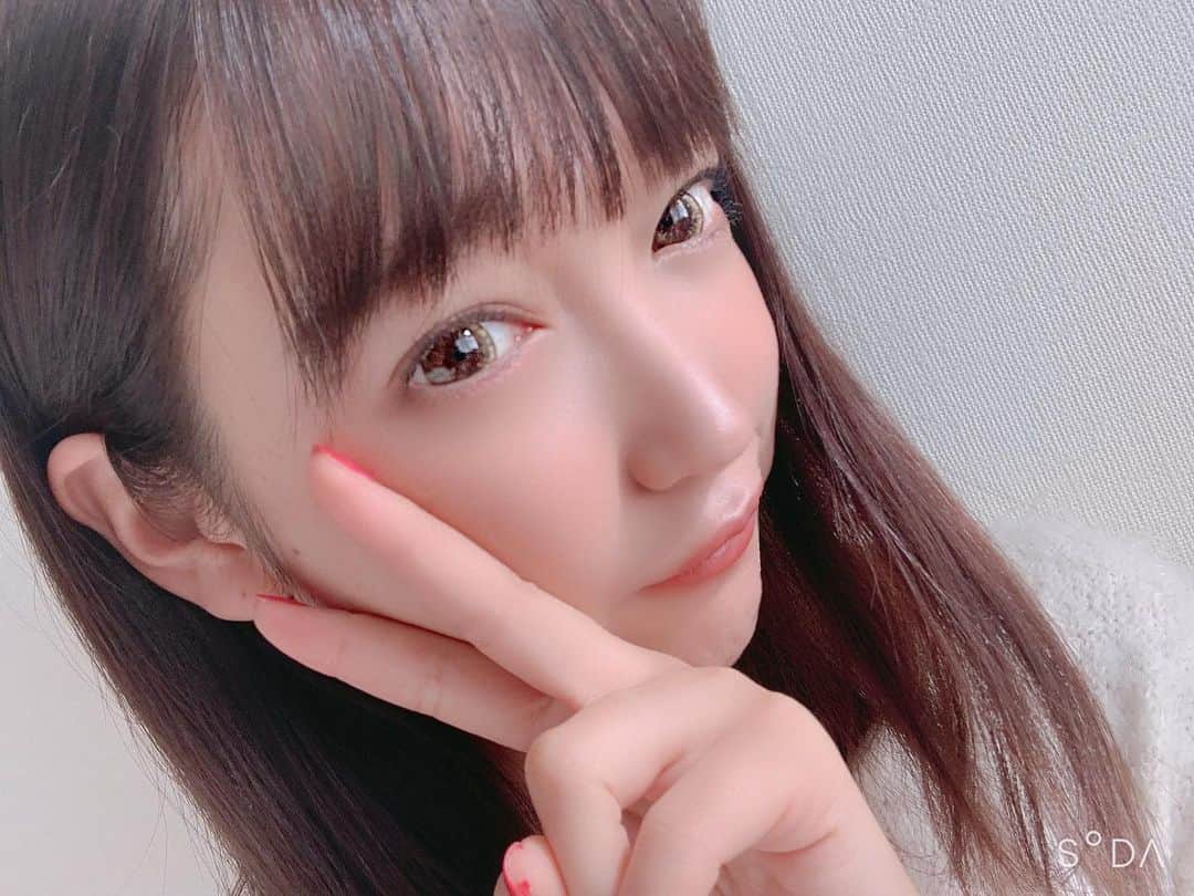 中村優香のインスタグラム：「𓊆復活𓊇  こんばんは💫  レイちゃんのことのあと、 警察の絡む事件に巻き込まれてしまい 心の調子を崩していました。  心配をおかけしてすみません。 待ってるよーと、 DM等いただけて嬉しかったです(；ω；)  また今日からなるべく毎日 明るく投稿するのでよろしくお願いします♡  ここ3日間でお部屋をものすごく片付けて とても気分が良くなったよー ◡̈*  配信で確認してね♪ (配信再開は明日の10:00〜！)  #yuuka🐶 #セルフィー #お部屋のお掃除 #ミルダム配信 #ビール女子 #サロンモデル東京#bijo_post #ポートレートモデル #beauty #fashion #サロモ #サロンモデル #美脚 #美脚モデル #ビジョビ #ビジョビジョ #ミディアム #ミディアムヘア #ミディアムヘア女子  #セルフィー女子 #女の子 #オルチャン #カワイイ #キャバ嬢 #girl #woman #selfie #cute #kawaii #lobhair」