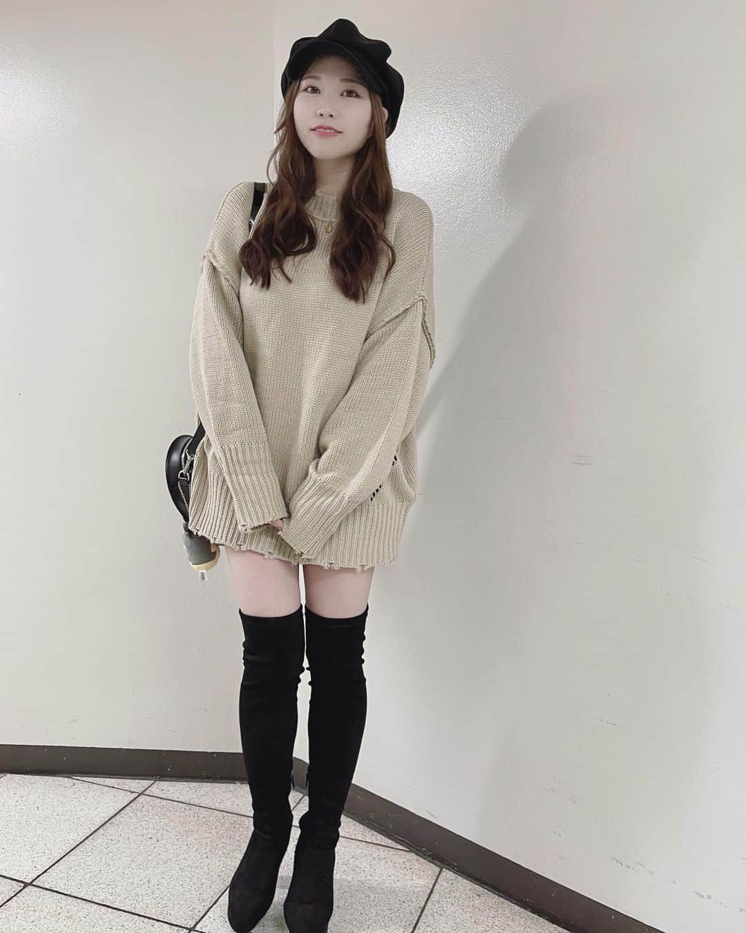 平崎里奈さんのインスタグラム写真 - (平崎里奈Instagram)「お洋服褒められちゃって 調子乗っちゃって 写真撮っちゃって、  ニットもブーツもGRLです、プチプラ  #gravureidol #japanesegirl #japanese #ootd #グラビア #グラドル #グラビアアイドル #平崎里奈 #グラリナ #instagood  #偶像 #粉我 #selﬁe #selfiegirl #fashion #winter #winterfashion #grl #doctormartens #punyus #drmartens」12月1日 20時19分 - hirasakirina