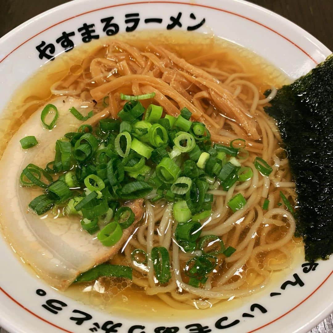 山﨑真依さんのインスタグラム写真 - (山﨑真依Instagram)「12月最初のお昼ご飯は #やすまるラーメン さんの#中華そば 🍜  あったかいものが美味しい季節になってきています☺️🔥  風邪ひかないようにしましょうねぇ🤧  #ほーなん #テレビ愛媛 #アナウンサー #ラーメン #麺スタグラム」12月1日 20時21分 - yamasaki_mai0215