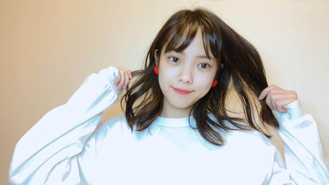 中山来未のインスタグラム：「☺︎☺︎☺︎   YouTubeライブありがとう😭 初スパチャ嬉しかった📷」