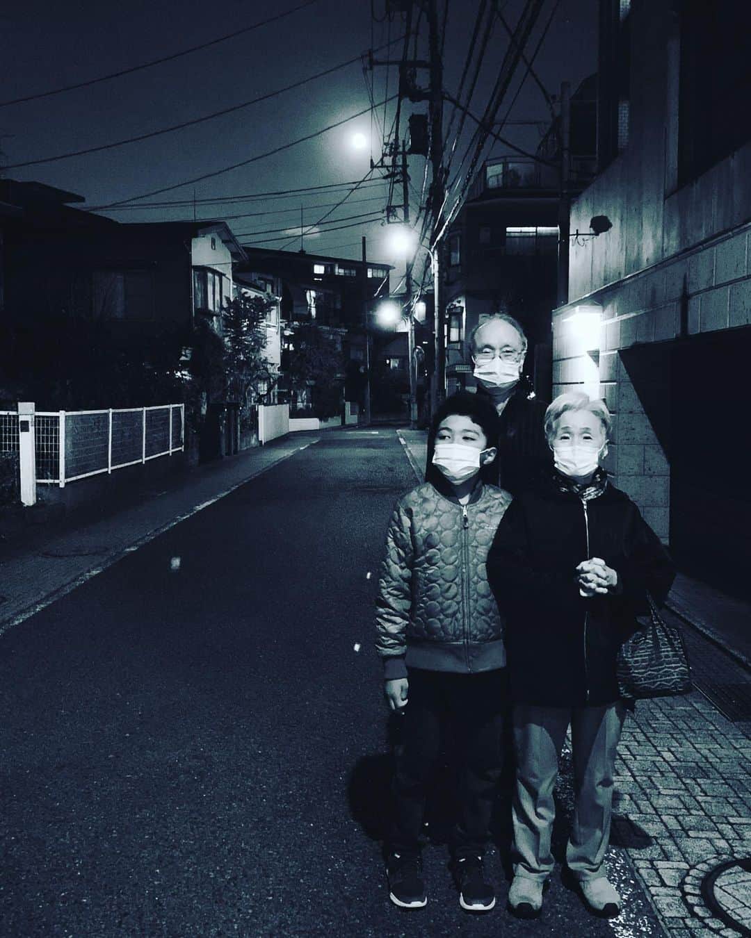 PUSHIMさんのインスタグラム写真 - (PUSHIMInstagram)「Dec. 1st, 2020.  #underthemoon #myfamily  #篠山冨心」12月1日 20時34分 - shinoyama_pushim