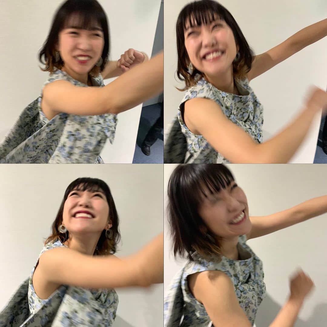 森山愛子のインスタグラム：「笑えばよいのだ。  #笑顔 #スマイル #smile #ニコニコ #ブレてるくらいがちょうどいい #伊吹おろし #森山愛子」